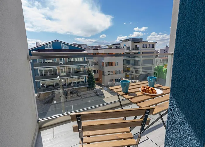 Nord Nest Deluxe - Pool N Playground 아파트 마마이아