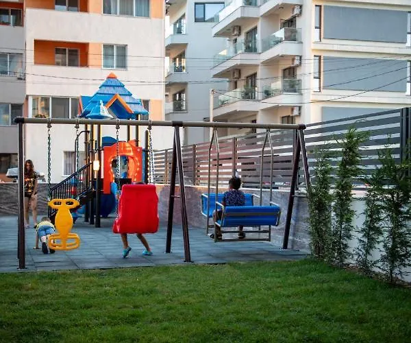 아파트 Nord Nest Deluxe - Pool N Playground 마마이아