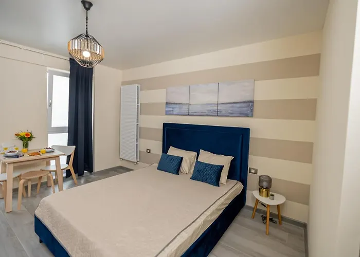 Nord Nest Deluxe - Pool N Playground 마마이아