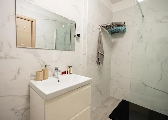 Nord Nest Deluxe - Pool N Playground 아파트 마마이아