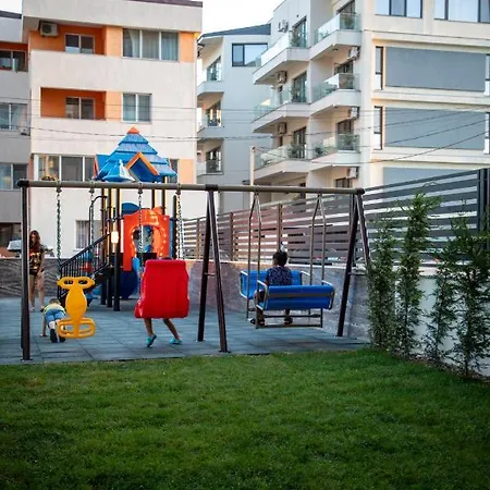Apartment Nord Nest Deluxe - Pool N Playground Mamaia